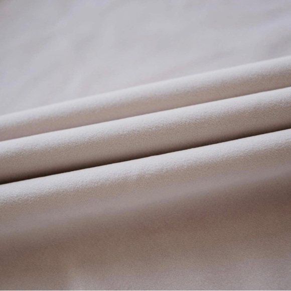 🎁 FREE ADD ON Two Velvet Throw Pillow Covers | 16''x24'', Champag… - Picture 4 of 4